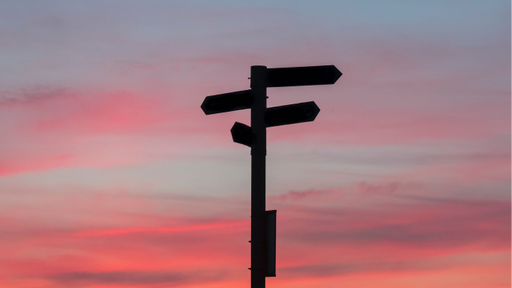 Panneau avec quatre points de direction